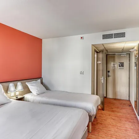Ace Montlucon Hotel