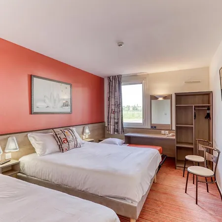 Ace Montlucon Hotel