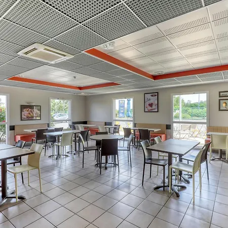 Ace Montlucon Hotel 3*