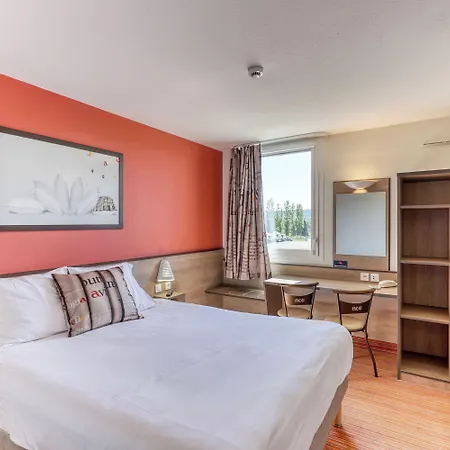 Ace Montlucon 3* Saint-Victor-des-Oules