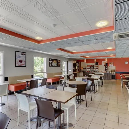 Ace Montlucon ホテル