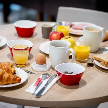 Ace Montlucon Hotel 3*