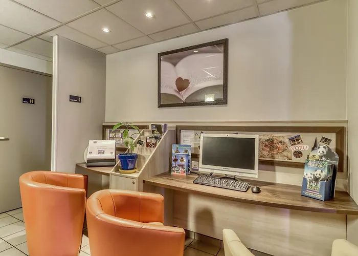 Ace Montlucon ホテル Saint-Victor-des-Oules