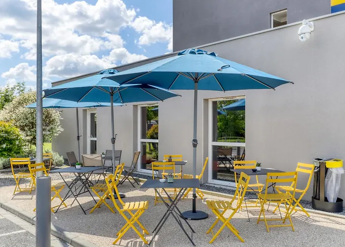 ホテル Ace Montlucon 3*