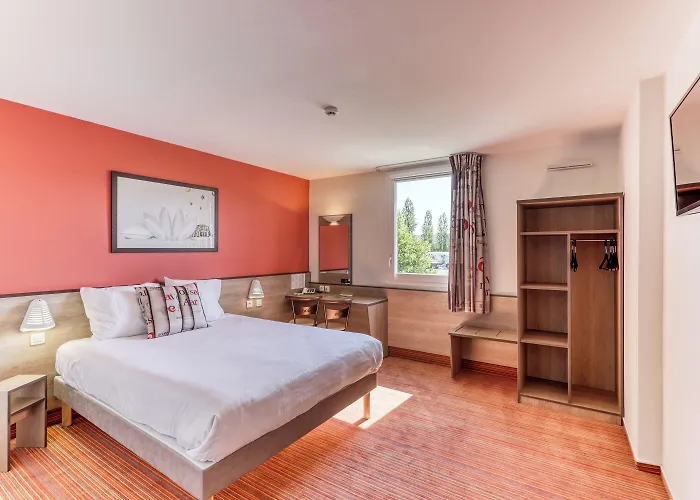 ホテル Ace Montlucon Saint-Victor-des-Oules